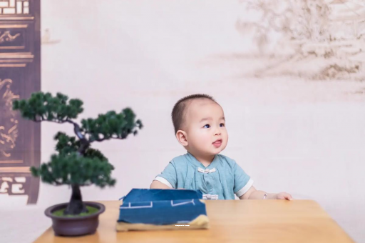 磁县宝宝喊肚子疼怎么回事